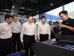 人工智能鞭策财产、拉动经济增加、人平易近糊 